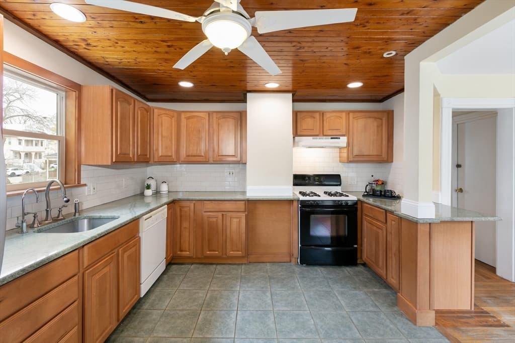 Single Family Residence at 36 Brookdale St, Boston MA 02131, Boston, photo 6 of 27