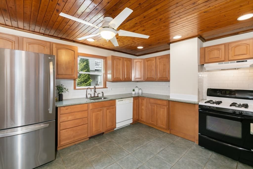 Single Family Residence at 36 Brookdale St, Boston MA 02131, Boston, photo 5 of 27