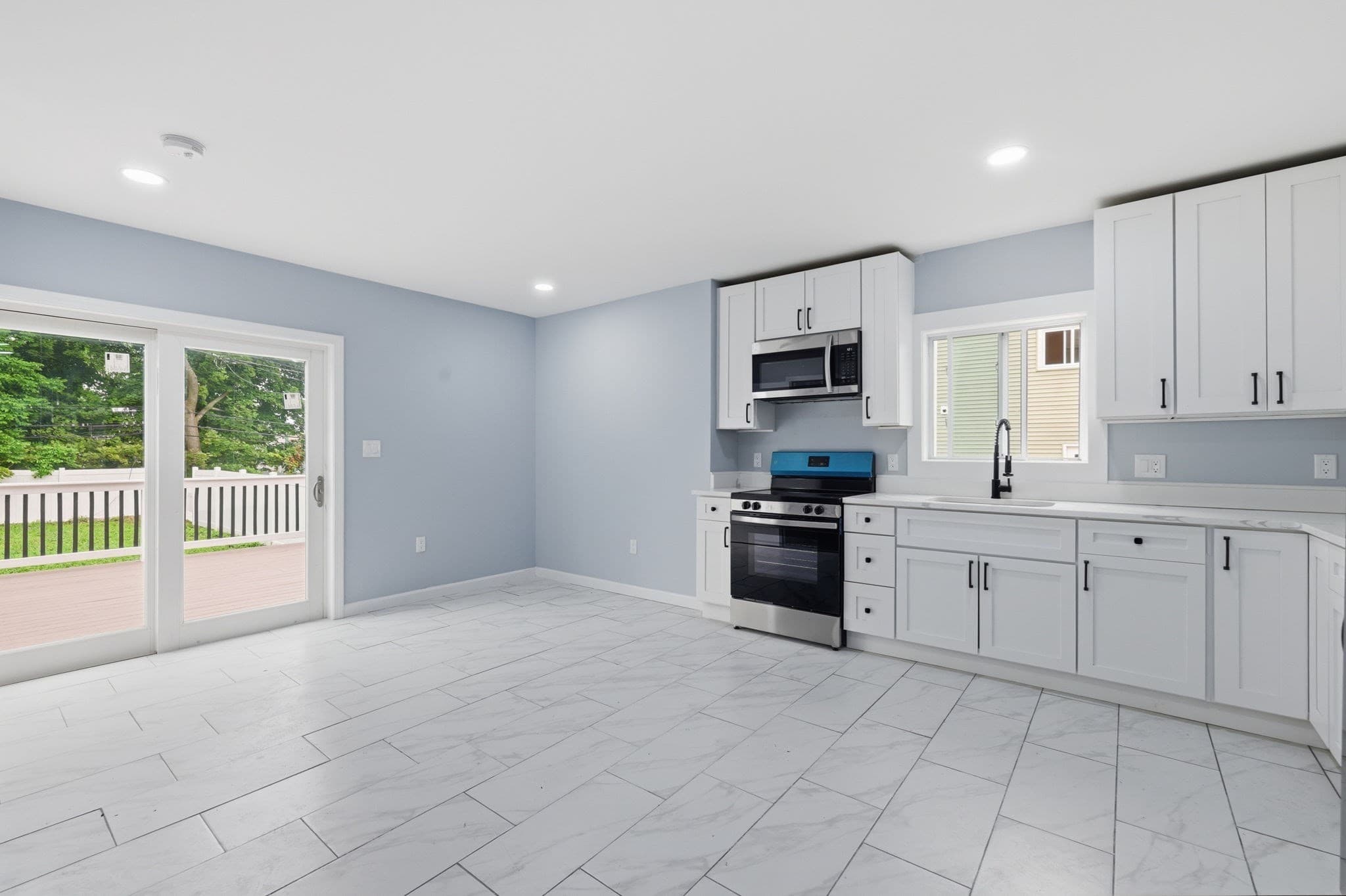 Multi Family at 14 Cutler St, Worcester MA 01604, photo 16 of 30