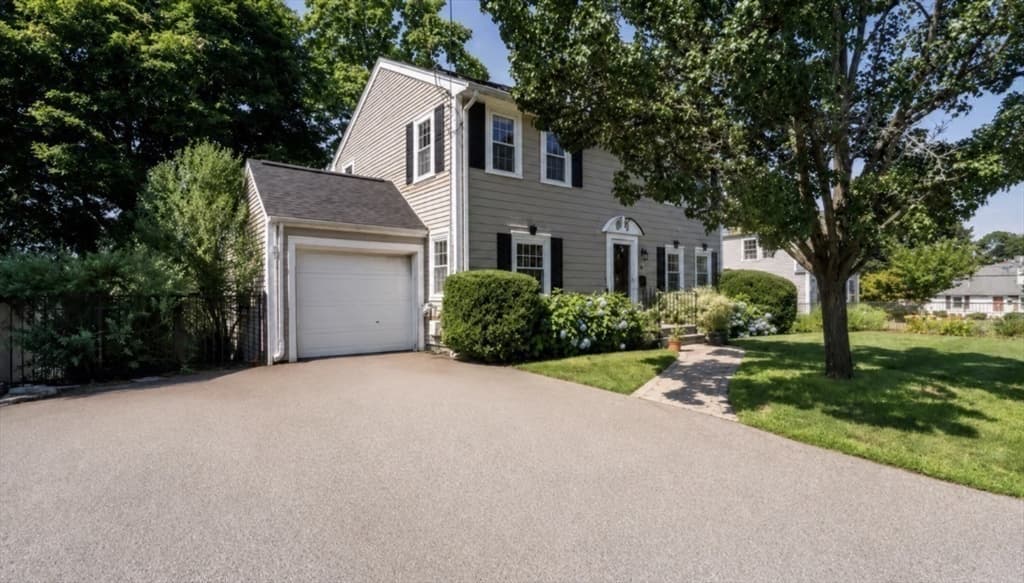 Single Family Residence at 32 Grosvenor Rd, Waltham MA 02453, photo 2 of 39