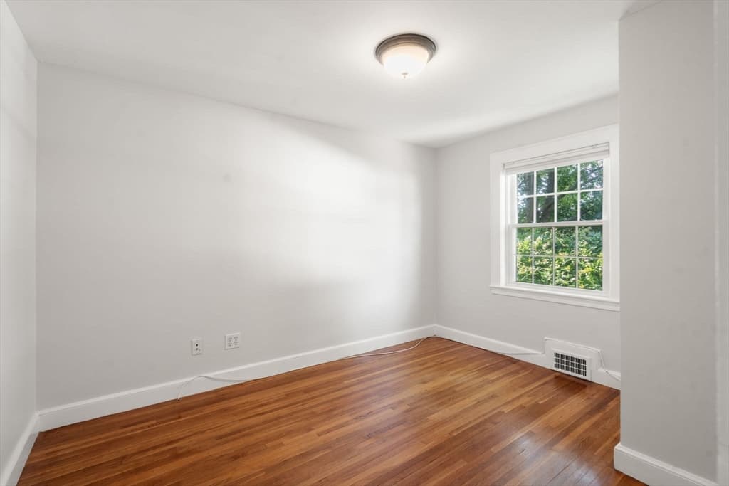Single Family Residence at 32 Grosvenor Rd, Waltham MA 02453, photo 13 of 39