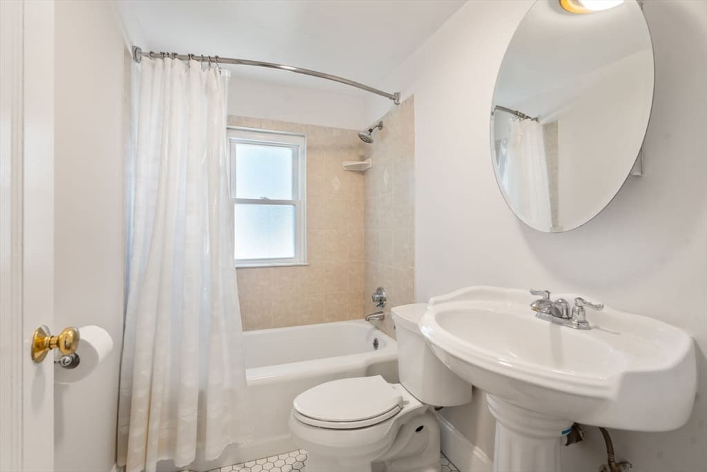 Single Family Residence at 32 Grosvenor Rd, Waltham MA 02453, photo 12 of 39