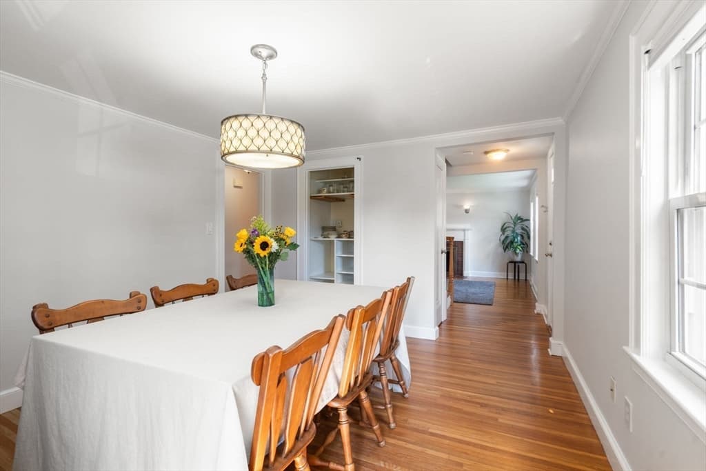Single Family Residence at 32 Grosvenor Rd, Waltham MA 02453, photo 9 of 39