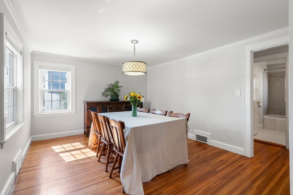 Single Family Residence at 32 Grosvenor Rd, Waltham MA 02453, photo 11 of 39