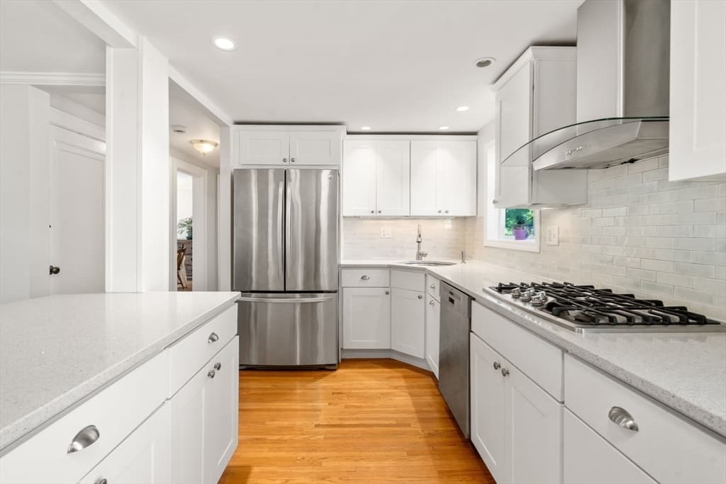 Single Family Residence at 32 Grosvenor Rd, Waltham MA 02453, photo 8 of 39