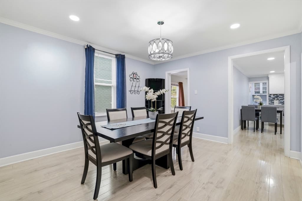 30 Woodlawn St, Everett MA 02149 photo 4
