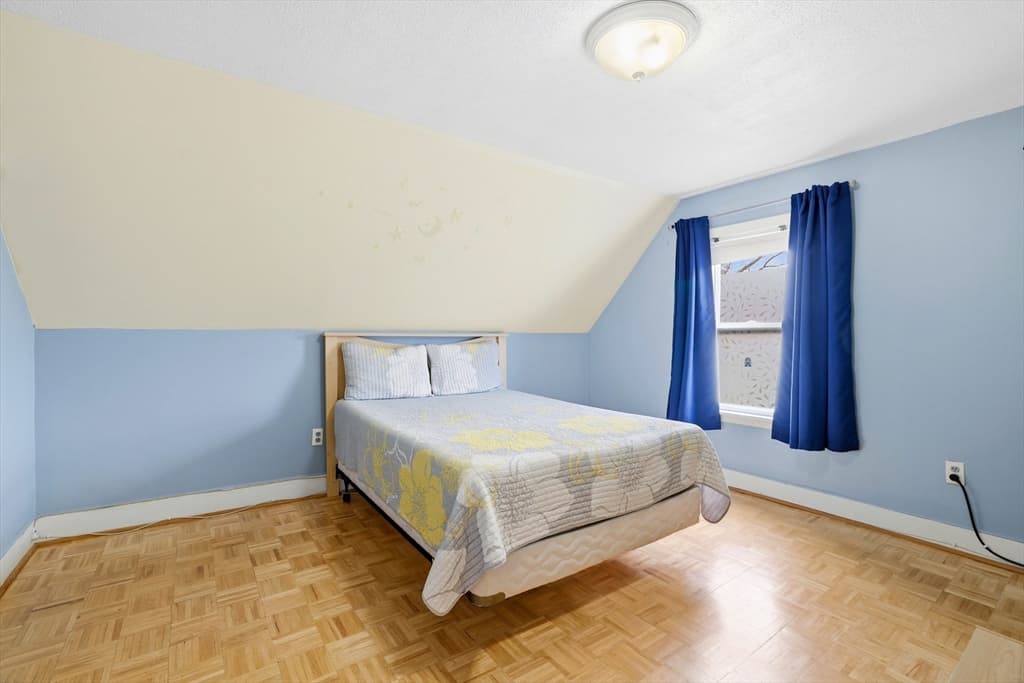 30 Woodlawn St, Everett MA 02149 photo 8