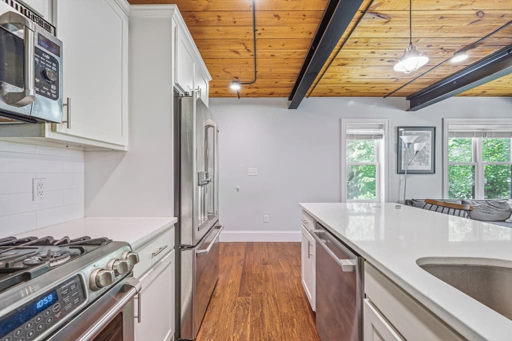 192 Raymond St # 4, Cambridge MA 02140 photo 3