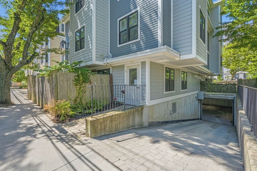 192 Raymond St # 4, Cambridge MA 02140 photo 32