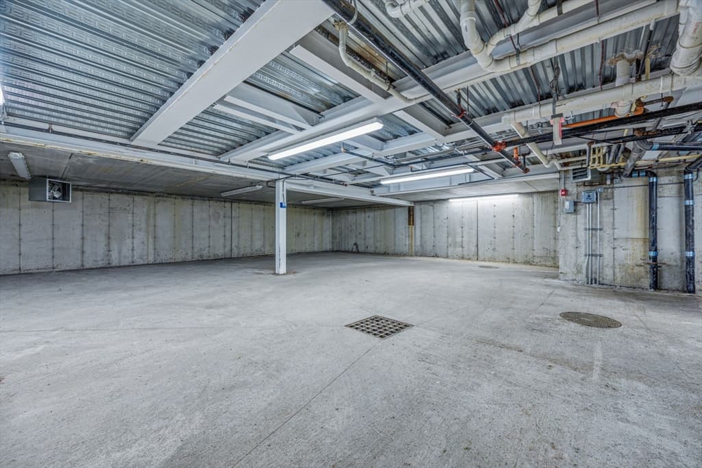 192 Raymond St # 4, Cambridge MA 02140 photo 29