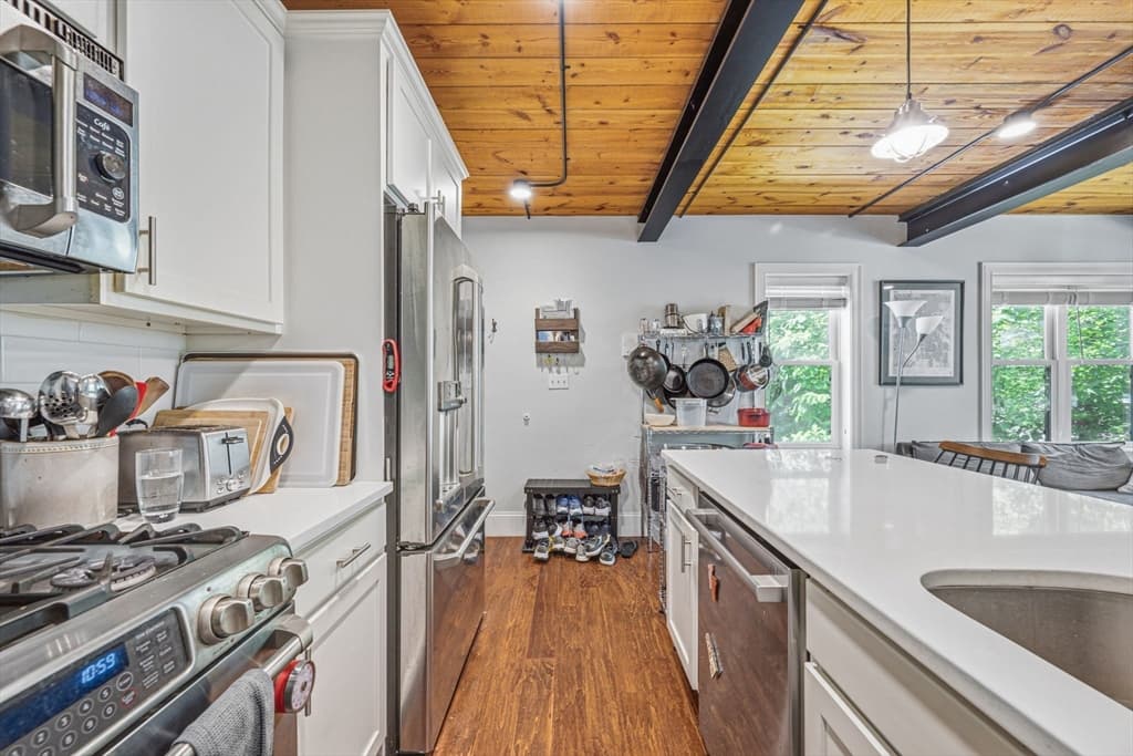 192 Raymond St # 4, Cambridge MA 02140 photo 4