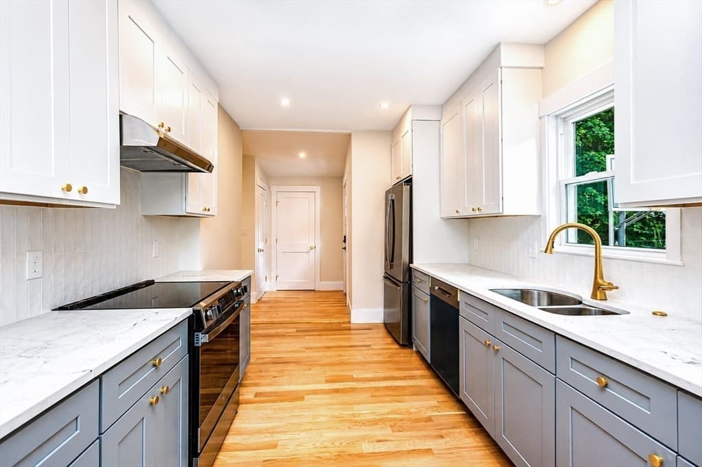 43 Taft Ave, Newton MA 02465 photo 9