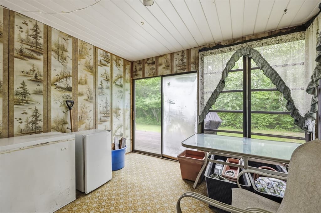 1303 Calkins Rd, Palmer MA 01069 photo 9