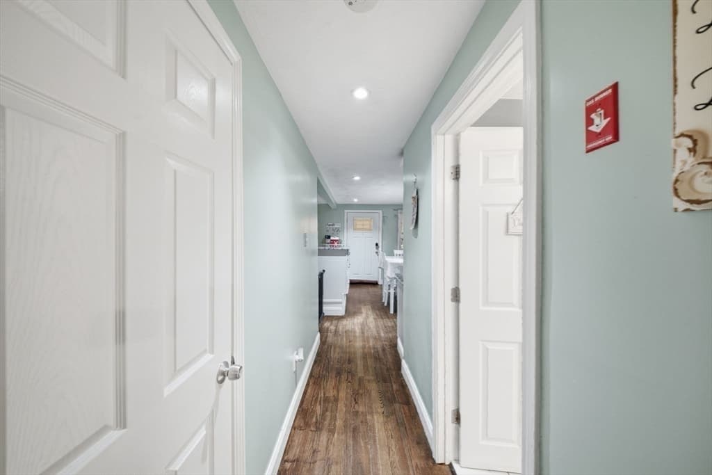 1582 Varnum Ave, Lowell MA 01854 photo 17