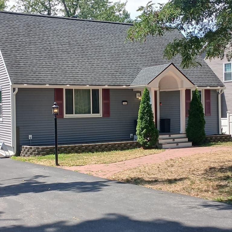 1582 Varnum Ave, Lowell MA 01854