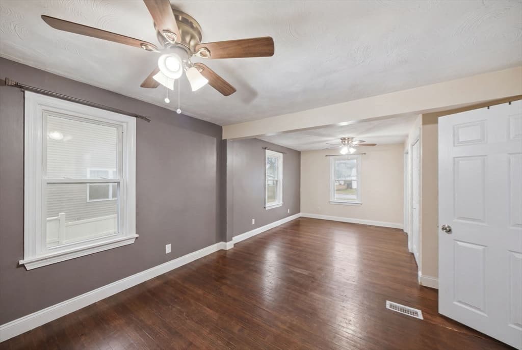 1582 Varnum Ave, Lowell MA 01854 photo 18