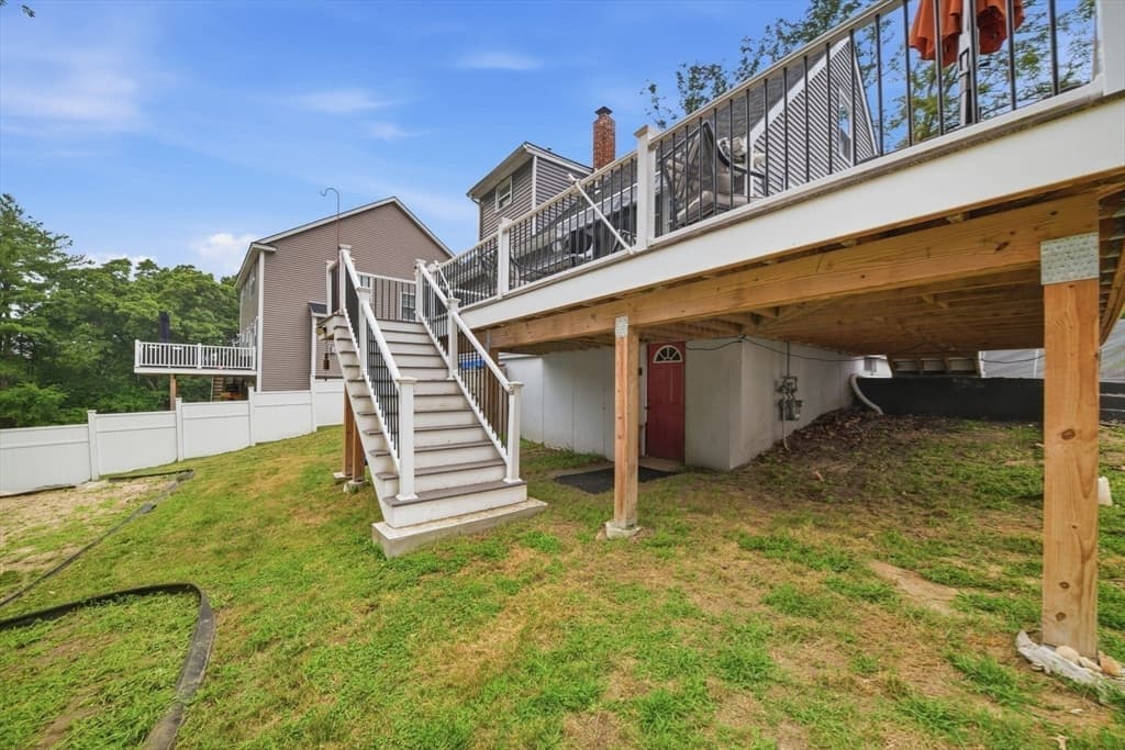 1582 Varnum Ave, Lowell MA 01854 photo 8