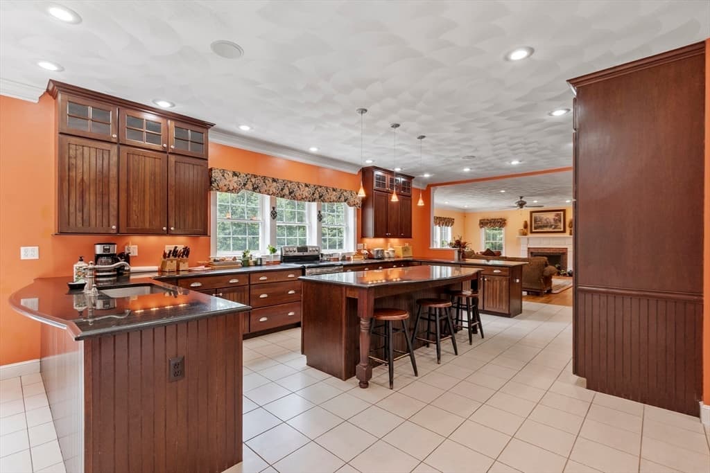 18 Lawrence St, Pepperell MA 01463 photo 9