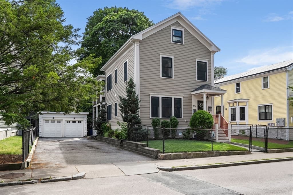 Condominium at 95 Green St # 2, Boston MA 02130, Boston, photo 2 of 40