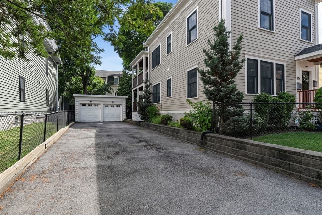 Condominium at 95 Green St # 2, Boston MA 02130, Boston, photo 4 of 40