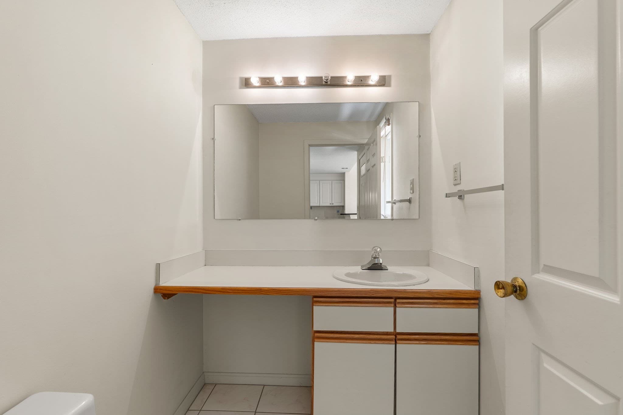 Condominium at 213 Brickett Hill Circle # 213, Haverhill MA 01830, Haverhill, photo 7 of 42