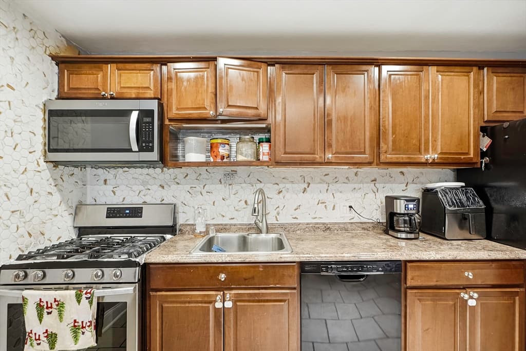 Condominium at 37 Hosmer St # 17, Marlborough MA 01752, Marlborough, photo 6 of 23