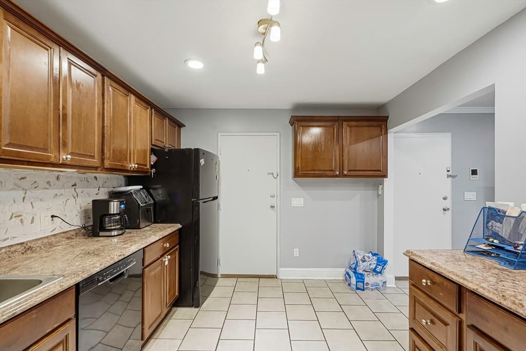 Condominium at 37 Hosmer St # 17, Marlborough MA 01752, Marlborough, photo 4 of 23