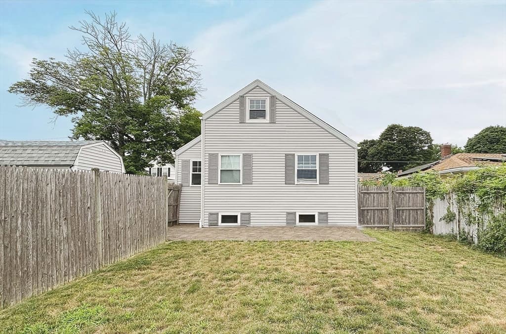 44 Harmon St, Lynn MA 01905 photo 2