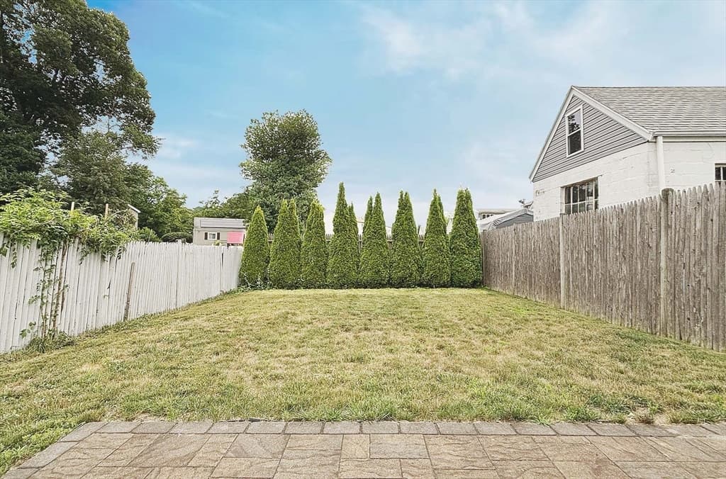 44 Harmon St, Lynn MA 01905 photo 3