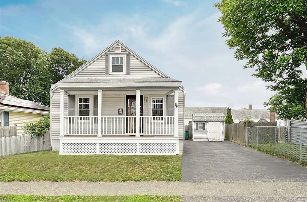 44 Harmon St, Lynn MA 01905