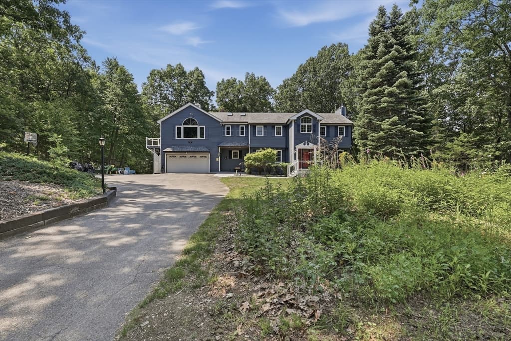 73 West Street, Pepperell MA 01463