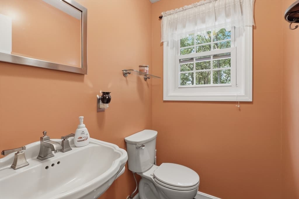 73 West Street, Pepperell MA 01463 photo 18