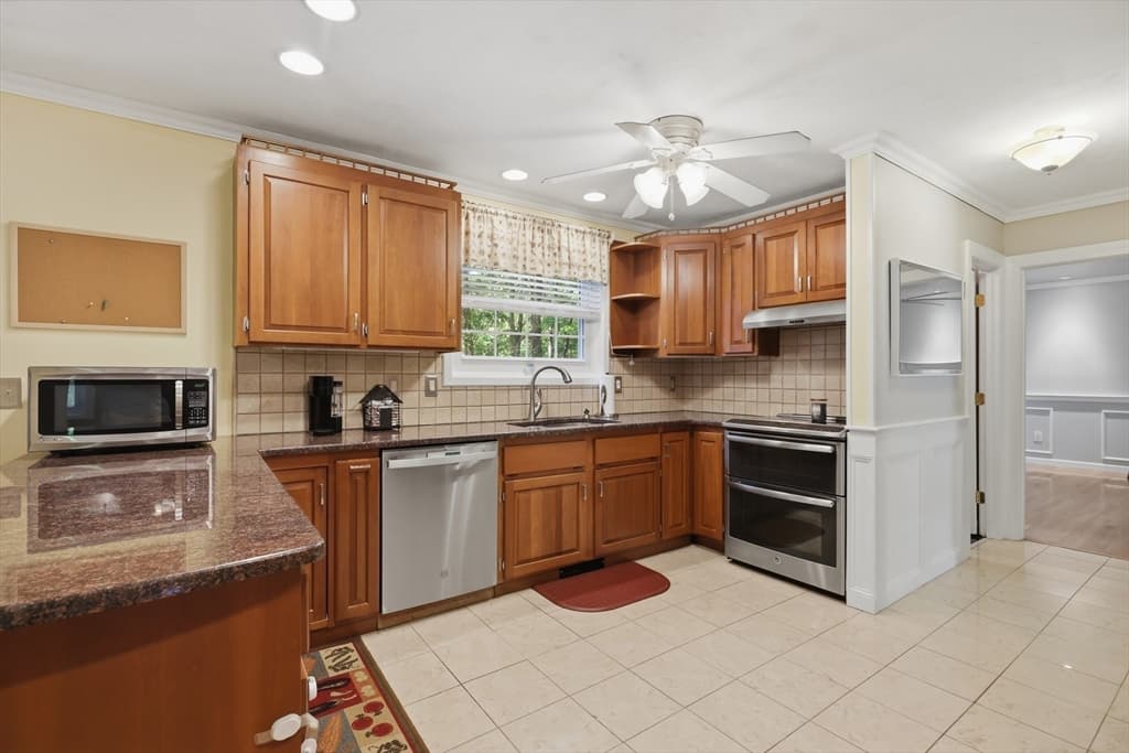 73 West Street, Pepperell MA 01463 photo 11