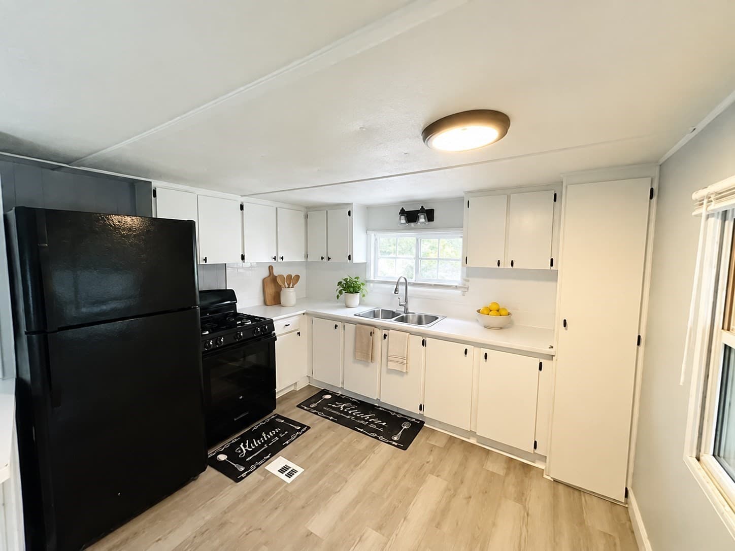 Mobile Home at 1790 Massachusetts Ave # 25, Lunenburg MA 01462, photo 4 of 24