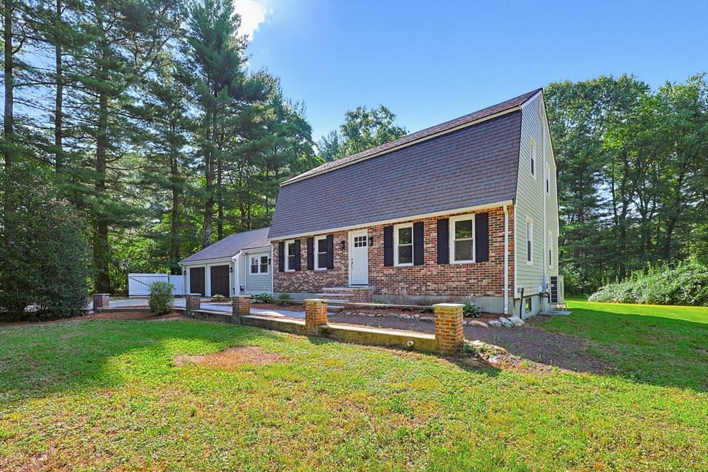 Single Family Residence at 8 Cook Rd, Foxboro MA 02035, Foxboro, photo 2 of 36
