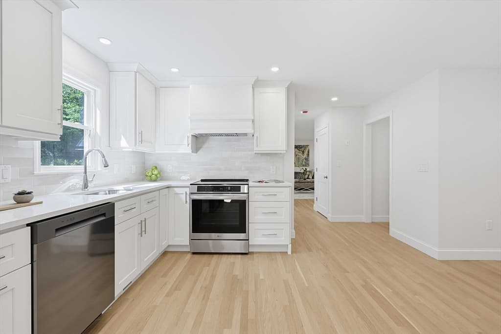 Single Family Residence at 8 Cook Rd, Foxboro MA 02035, Foxboro, photo 13 of 36