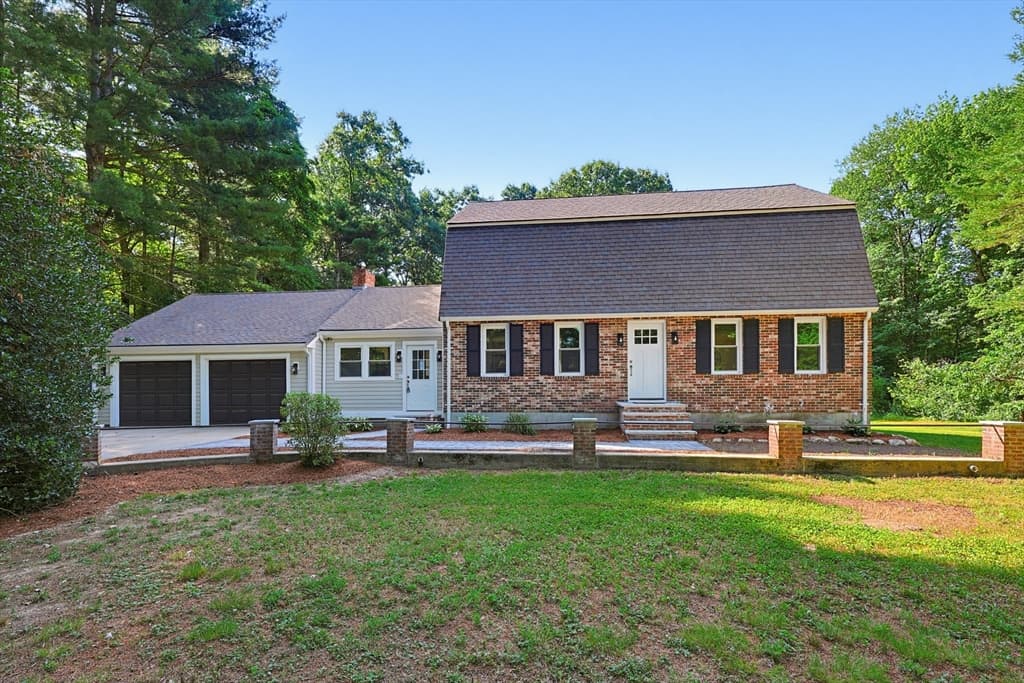 Single Family Residence at 8 Cook Rd, Foxboro MA 02035, Foxboro, photo 3 of 36