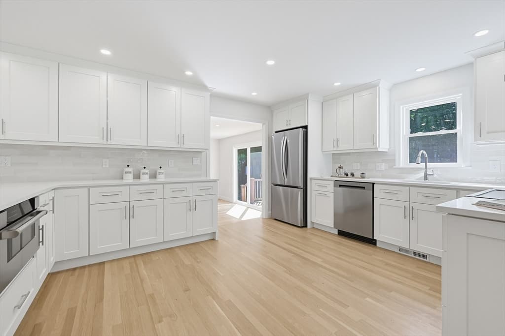 Single Family Residence at 8 Cook Rd, Foxboro MA 02035, Foxboro, photo 9 of 36