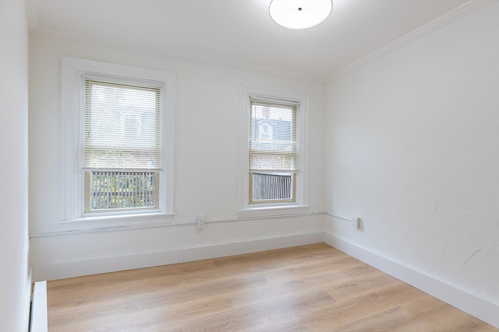 3 Family at 595 East 5th Street, Boston MA 02127, Boston, photo 17 of 26