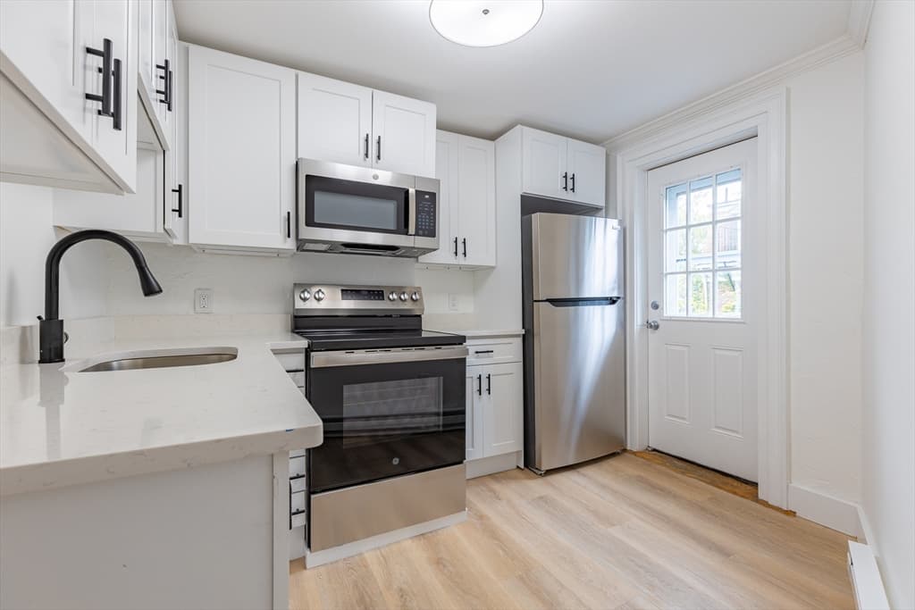 3 Family at 595 East 5th Street, Boston MA 02127, Boston, photo 16 of 26