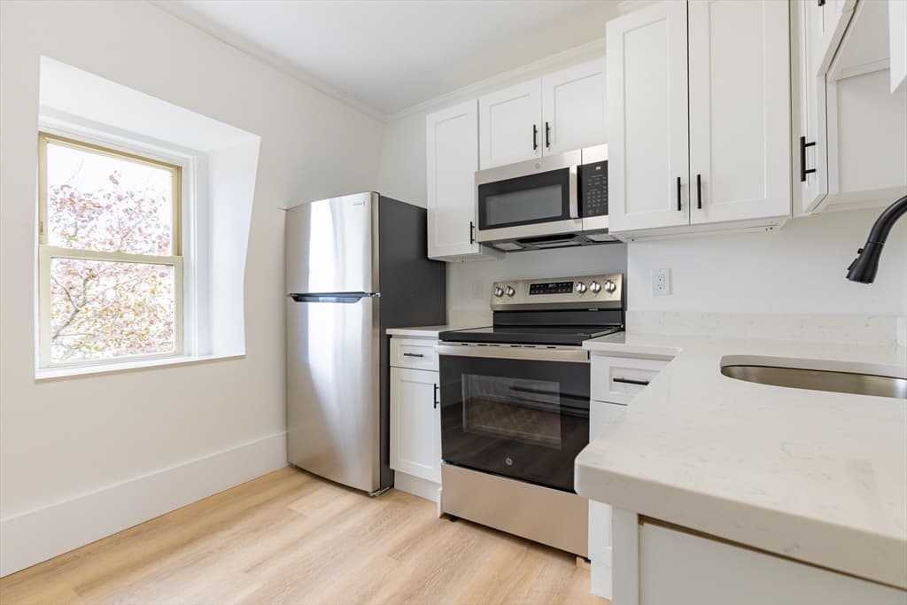 3 Family at 595 East 5th Street, Boston MA 02127, Boston, photo 24 of 26