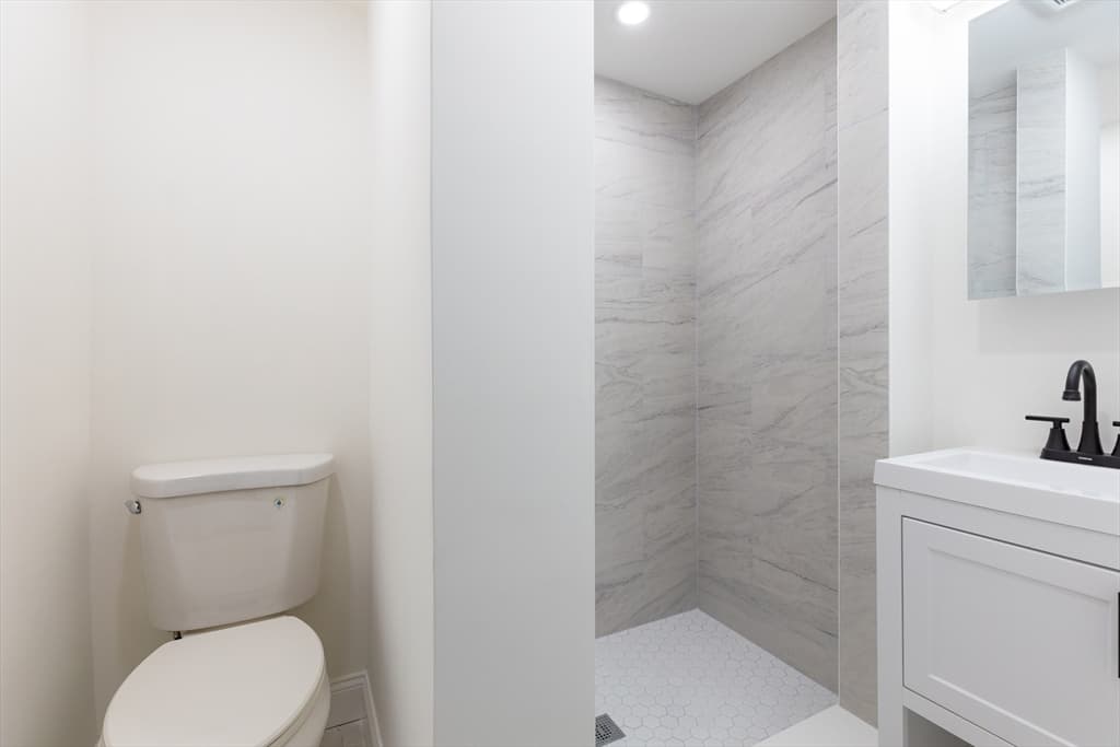 3 Family at 595 East 5th Street, Boston MA 02127, Boston, photo 10 of 26