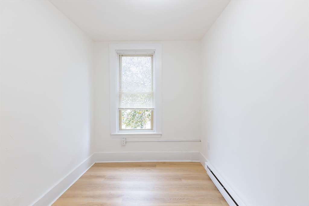 3 Family at 595 East 5th Street, Boston MA 02127, Boston, photo 18 of 26