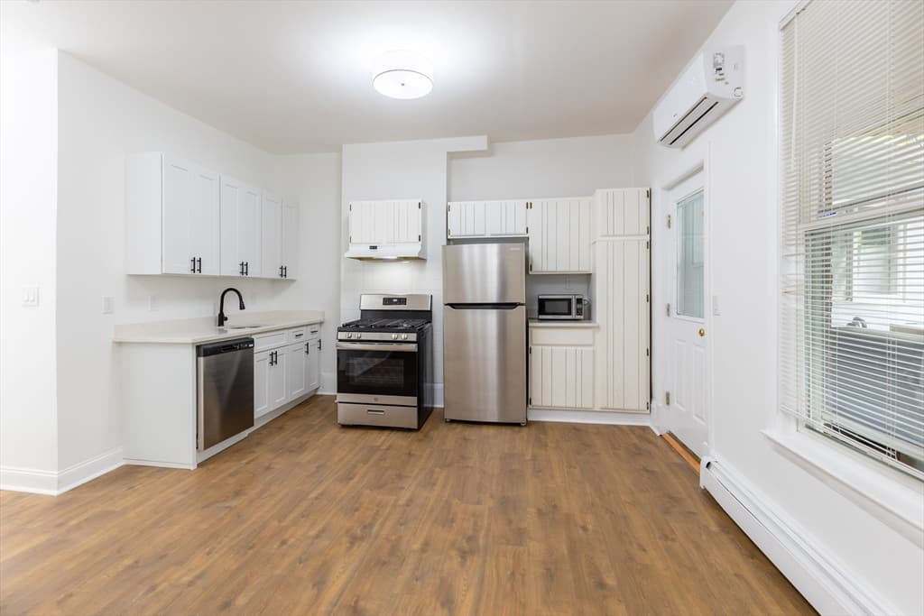3 Family at 595 East 5th Street, Boston MA 02127, Boston, photo 4 of 26