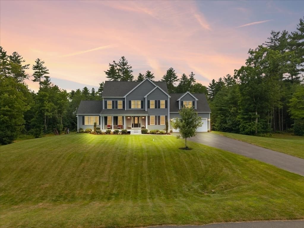8 Paddock Cir, Middleboro MA 02346 photo 2