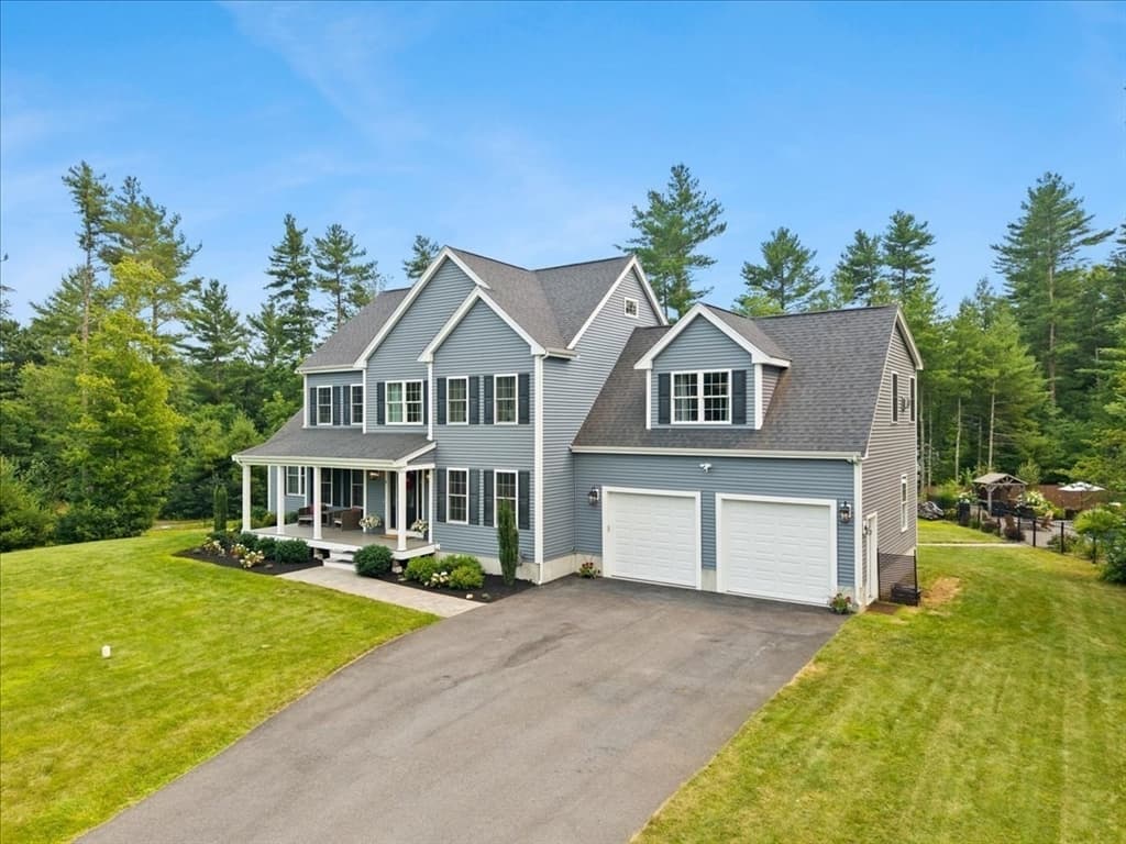 8 Paddock Cir, Middleboro MA 02346 photo 4