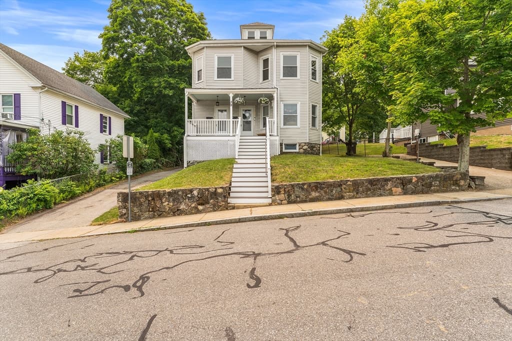 39 Orchard St, Marlborough MA 01752