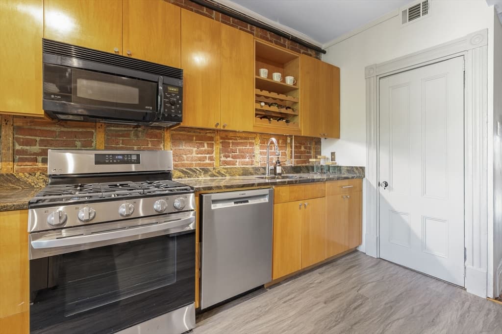 100 Broadway # 5, Chelsea MA 02150 photo 4