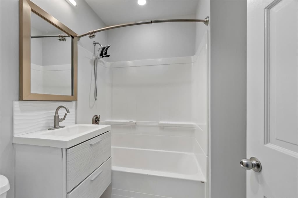 26 Shirley St, Everett MA 02149 photo 9