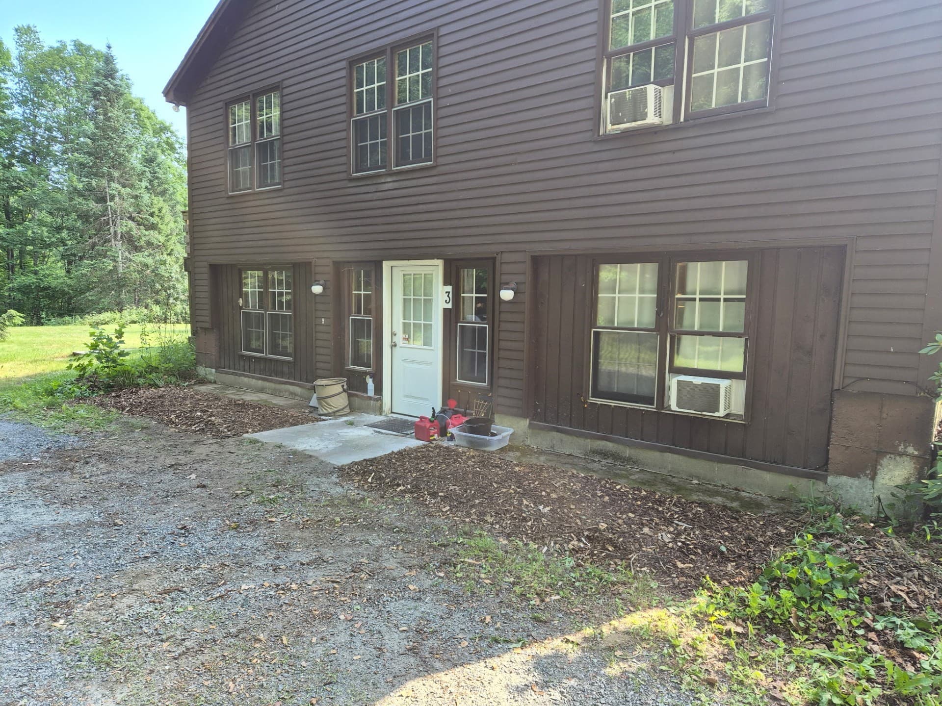 3 Family at 114 Parmenter Rd, Bernardston MA 01337, photo 7 of 11
